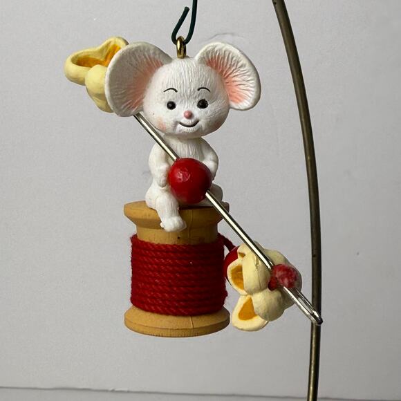 Vintage 1986 Hallmark Keepsake Ornament Popcorn Mouse - Picture 1 of 7
